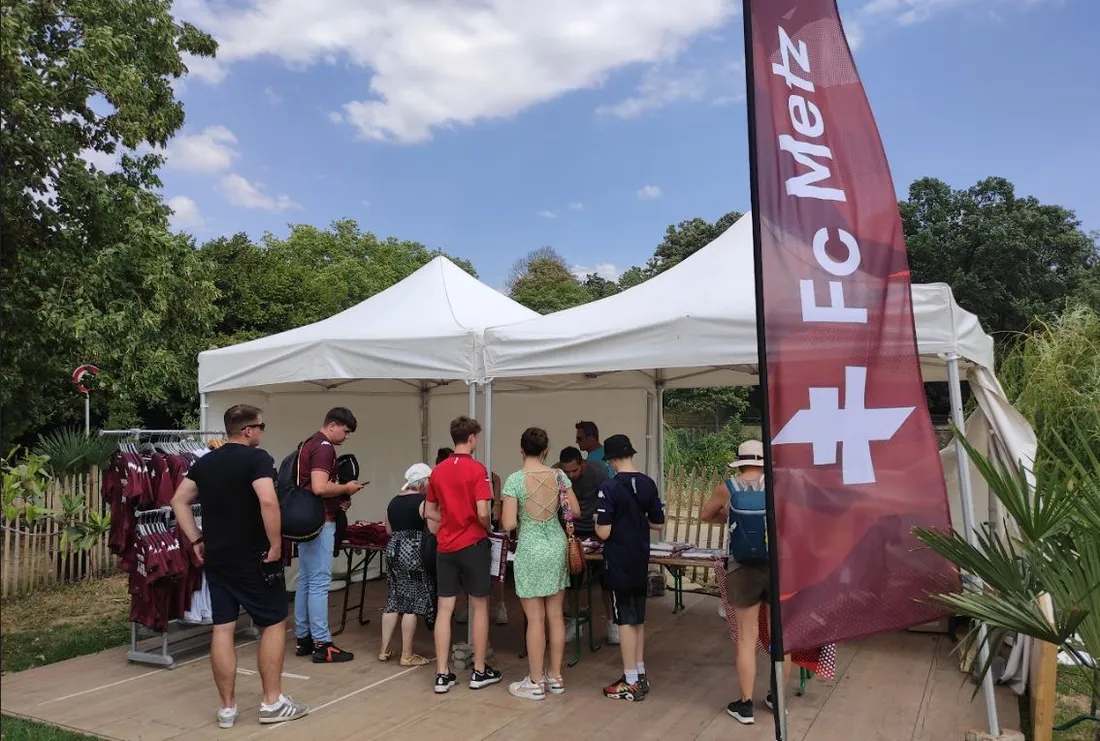 La boutique du FC Metz à Metz Plage / Joscelyn Lapart