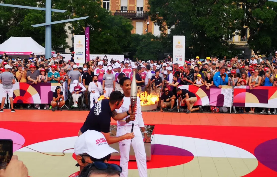 La flamme Olympique lors de son passage à Metz, le 27 juin 2024.