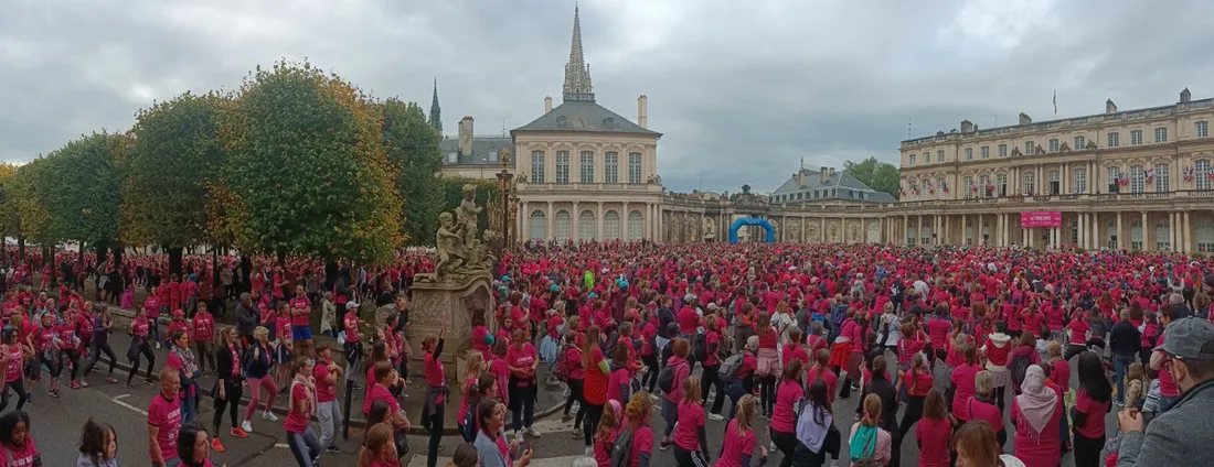L'échauffement devant le Palais du Gouverneur à Nancy