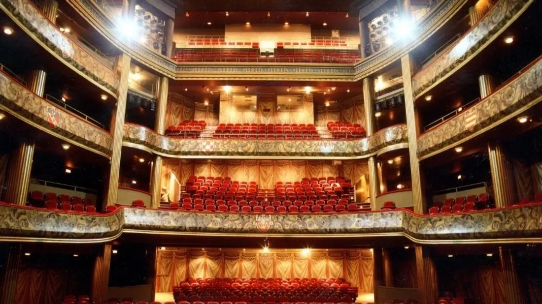 lever de rideau 270123