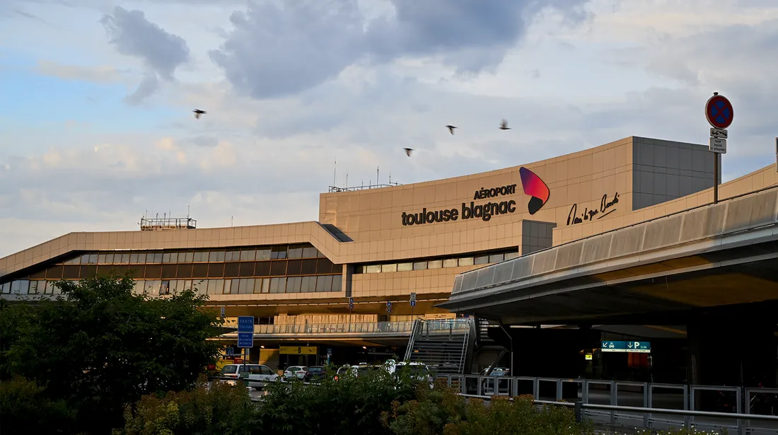 façade aéroport Toulouse Blagnac