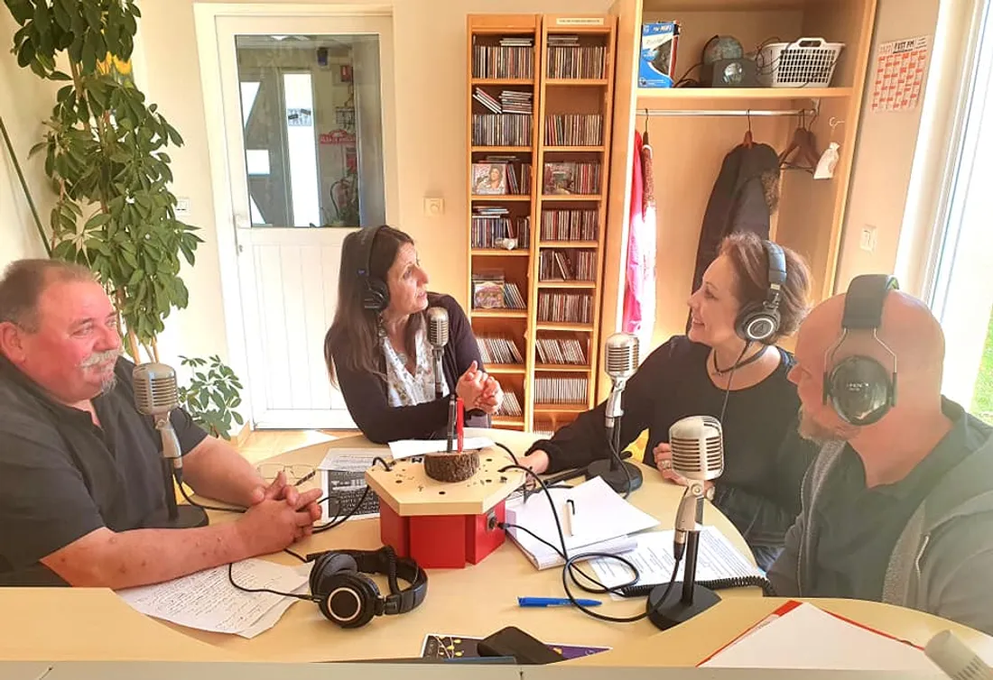 BERG Association BALS (Jean-Pierre Nickles maire de Berg, Marcel Duval et Marie-Laure Goujon)