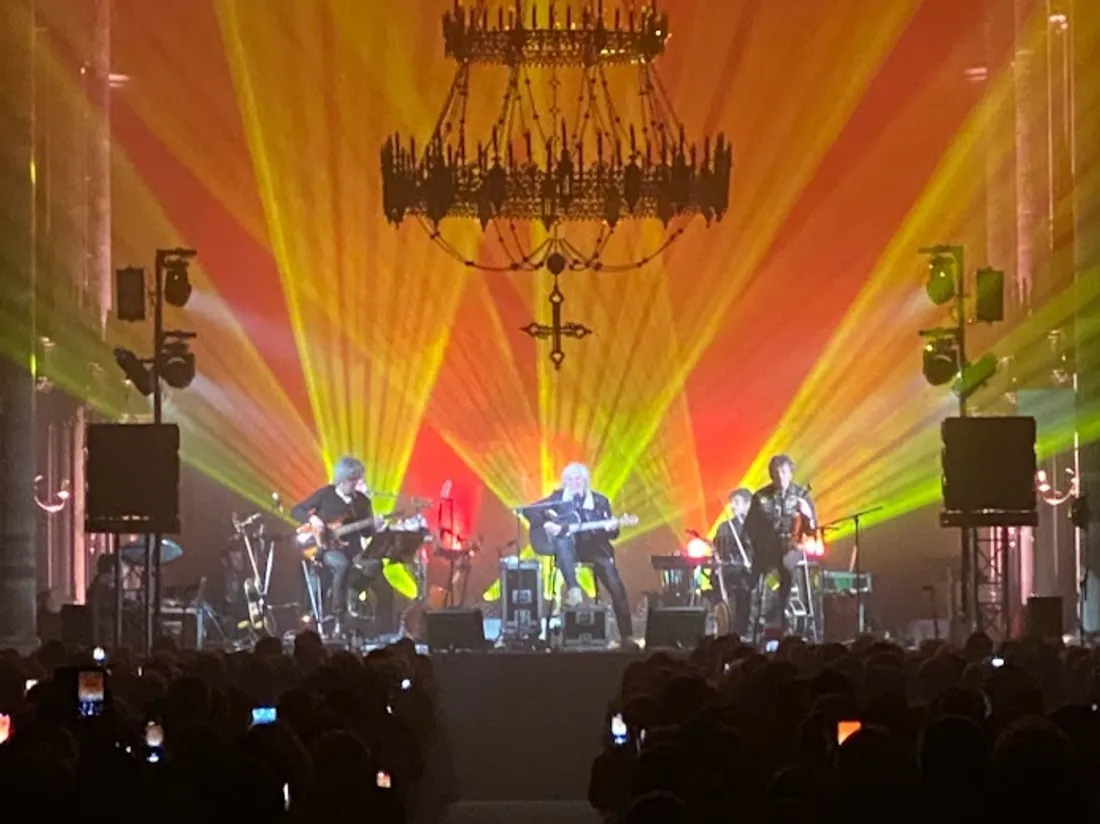 Photo fond église Obernai Hugues Aufray avril 2022