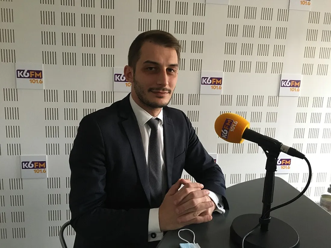 Adrien Huguet dans les locaux de K6FM