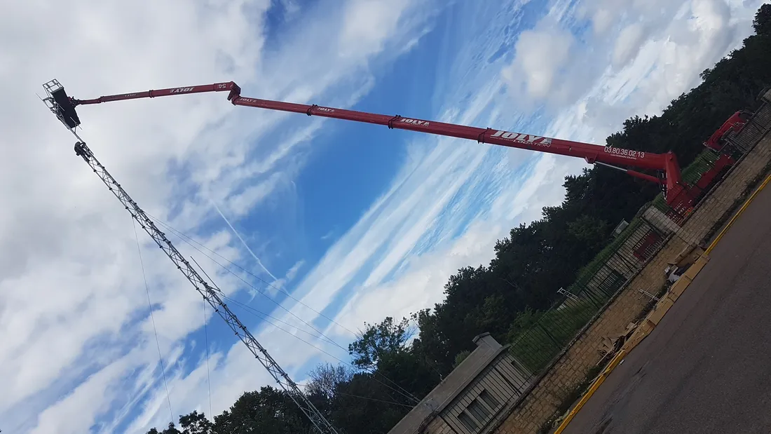 Les antennes DAB+ ont été positionnées à plus de 30m de hauteur au fort de la Motte-Giron à Dijon