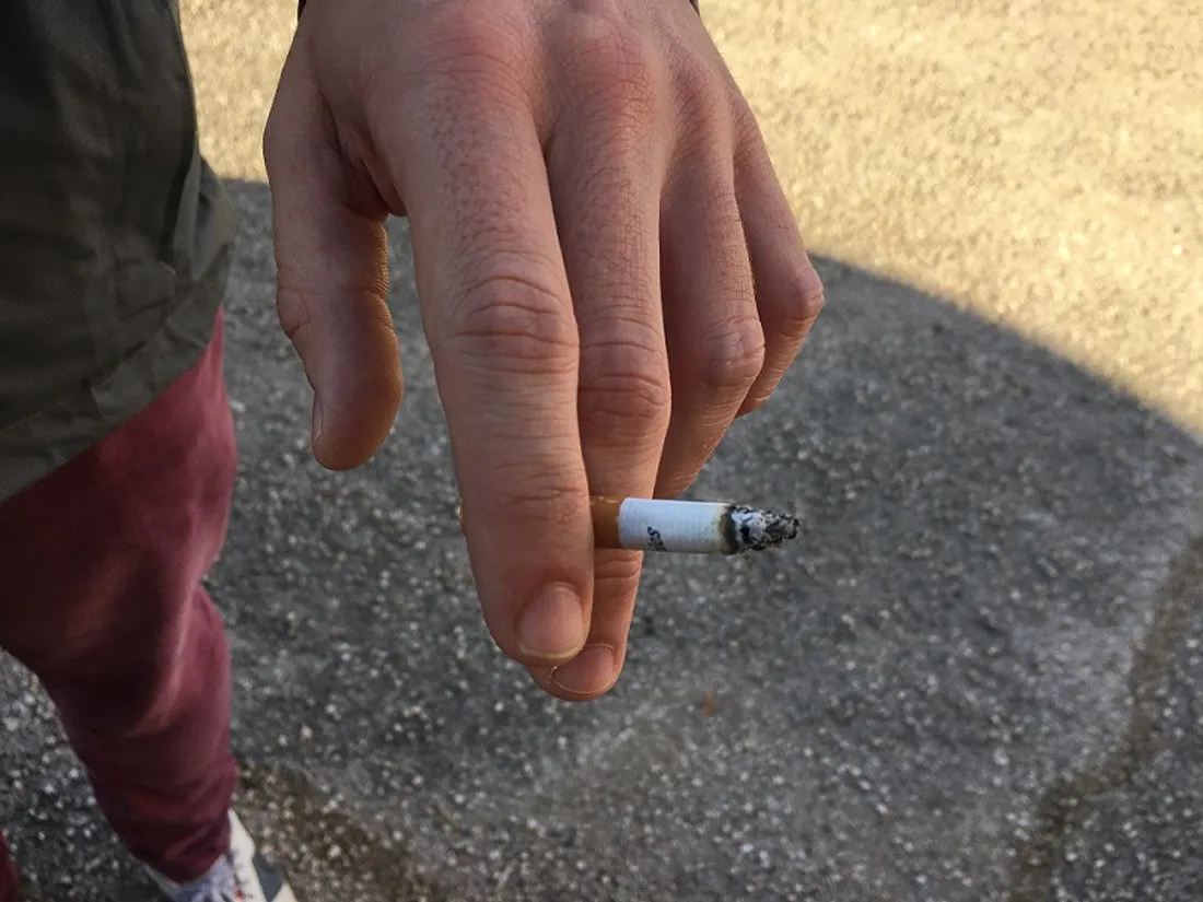 En France, le numéro d'aide pour arrêter la cigarette est le 39 89.