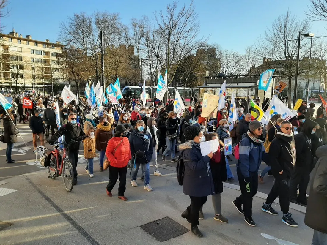 Les manifestations de ce samedi 17 octobre ont commencées à 14 heures à Dijon.
