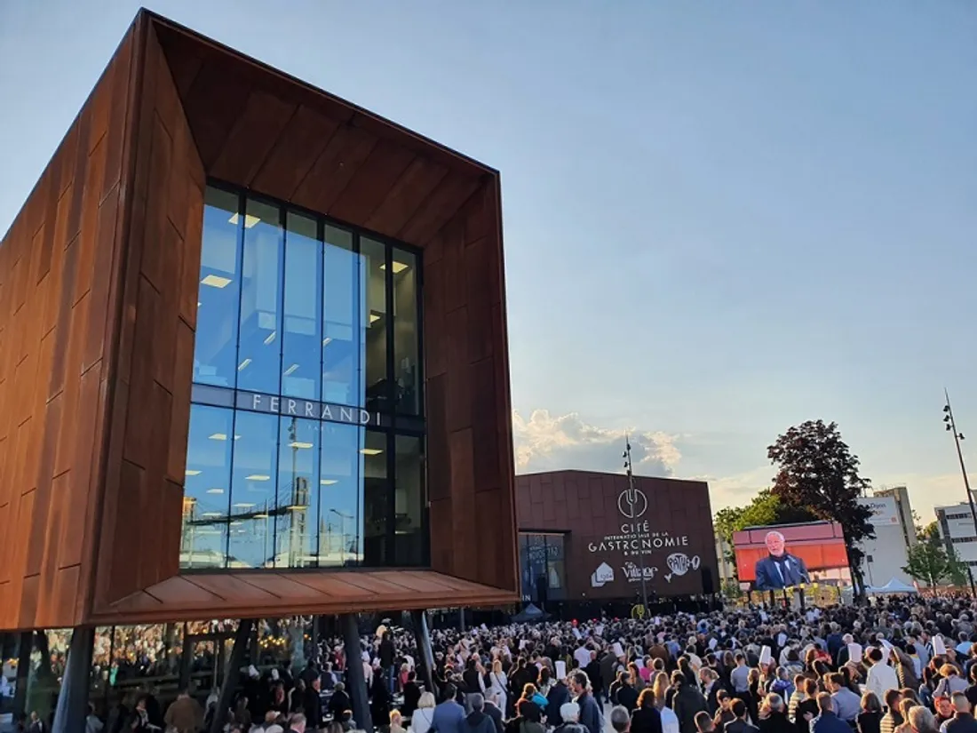 La Cité de la gastronomie est présente sur la foire de Dijon(ici lors de l'inauguration de la Cité) 