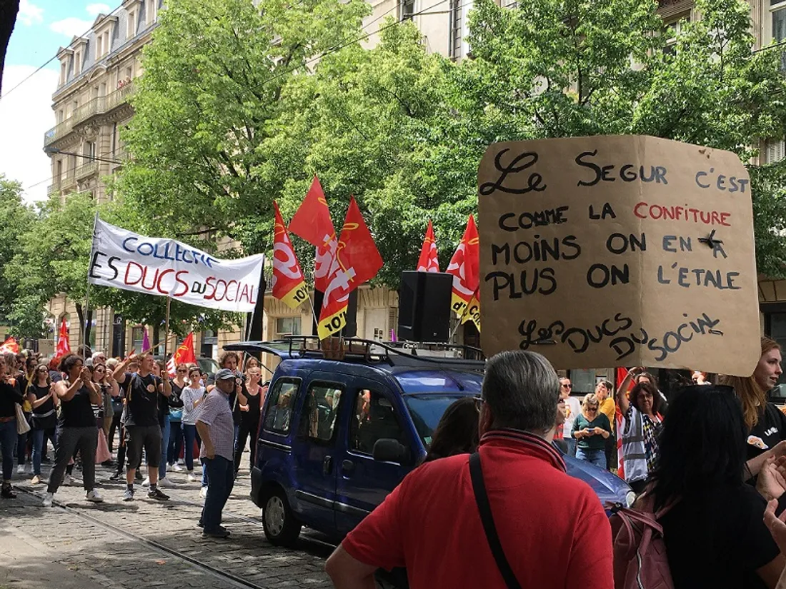 Environ 300 professionnels du secteur social et médico-social ont manifesté ce mardi à Dijon