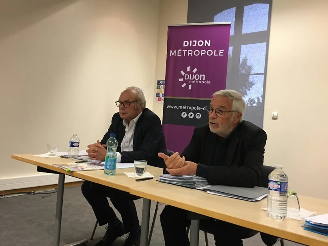 François Rebsamen ce jeudi soir lors de la conférence de presse avant le conseil 