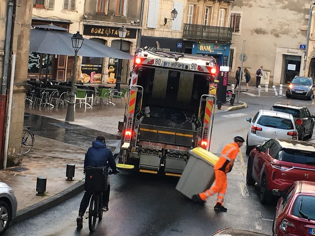 Les camions poubelles présentent plusieurs angles morts dangereux pour les usagers de la route