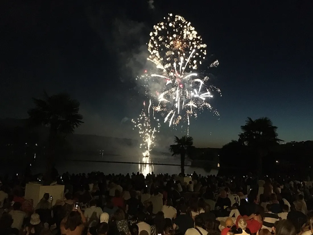 Le feu d'artifice du 14 juillet a bien été tiré ce jeudi soir au lac Kir 