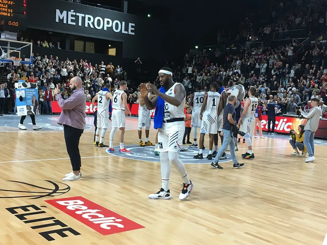 La JDA commencera la saison par un déplacement à Paris (ici au palais des sports l'année dernière) 