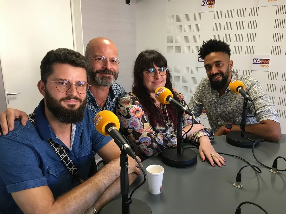 Quatre des cinq membres du groupe Jam Jars