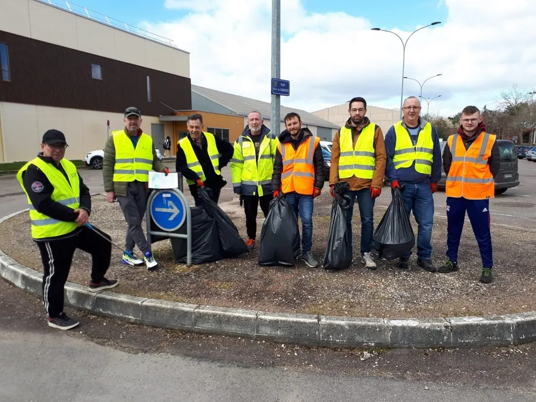 Le nettoyage de Printemps de Chevigny mobilise les associations chevignoises pour nettoyer la ville