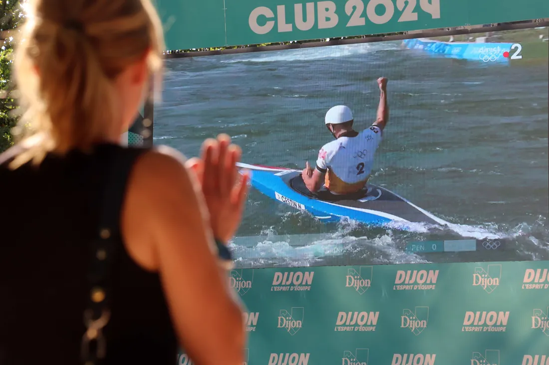 Depuis le 26 juillet, le square Darcy accueille une fan zone à l'occasion des Jeux olympiques.