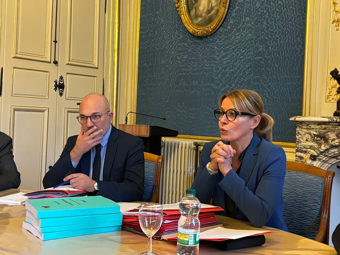 Ici la maire de Dijon, Nathalie Koenders, et son premier adjoint Antoine Hoareau