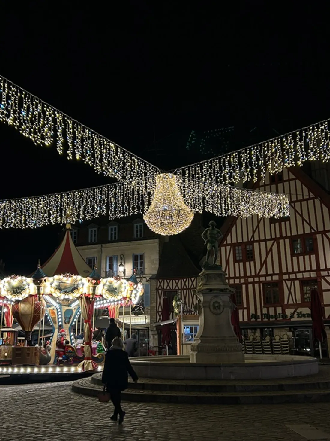 Profitez de cette balade pour (re)découvrir les décorations de Noël