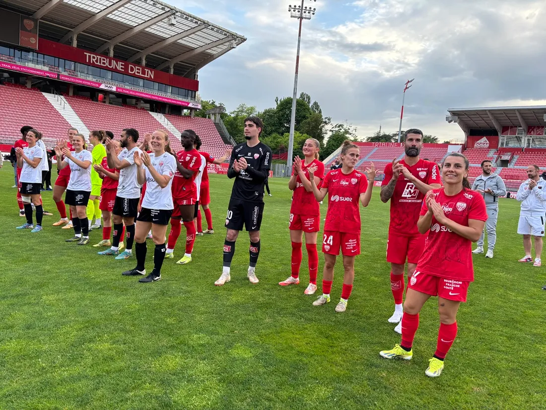 Le DFCO organisait ce mardi soir un match mixte avec des joueuses et des joueurs du club 
