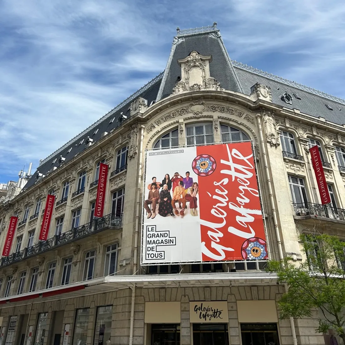 Le collectif Dijon Écologie s'oppose à l'arrivée de Shein aux Galeries Lafayette de Dijon.