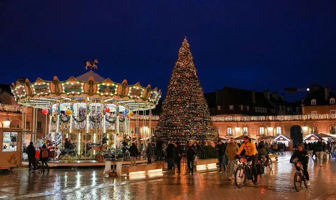 Le Père Noël descendra de la tour Philippe le Bon ce soir à Dijon.
