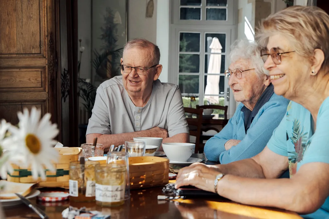 L'association Les Petits Frères des Pauvre organise un repas solidaire à Dijon. 