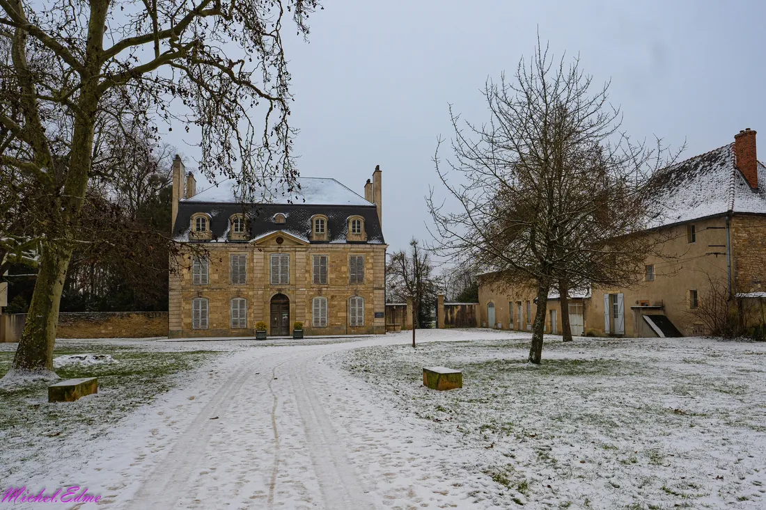 Le Château de Pouilly a accueilli le groupe Flairover pour une session live.