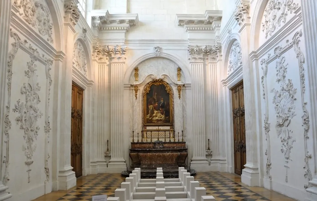 La Chapelle des Elus accueille actuellement une exposition gratuite et mouvant de l'asso l'ESSOR. 