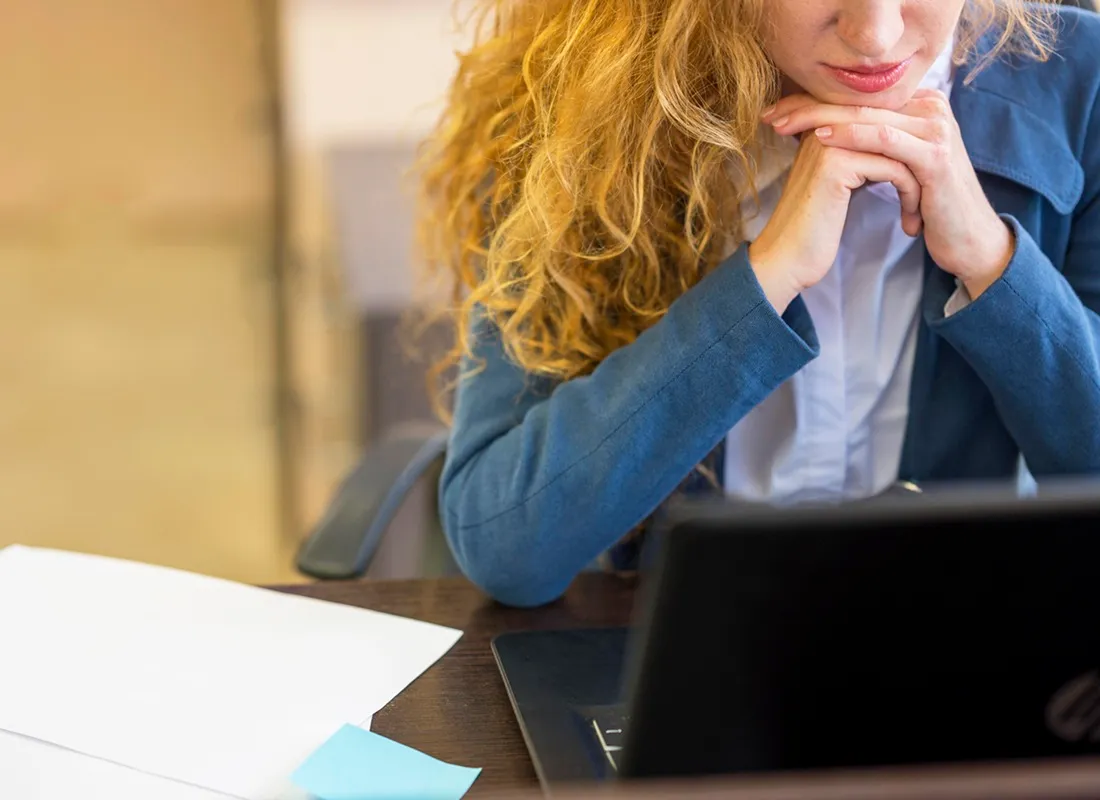 Les inégalités homme femme persistent au travail notamment chez les cadres. 