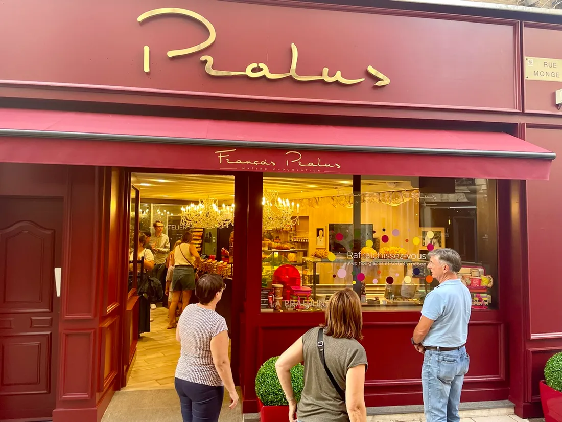 La Boutique Pralus est située au 2 rue Monge en plein centre-ville de Beaune. 