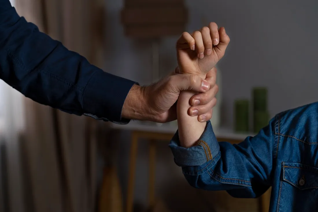 Chaque année, 160 000 enfants sont victimes de violences sexuelles en France. 