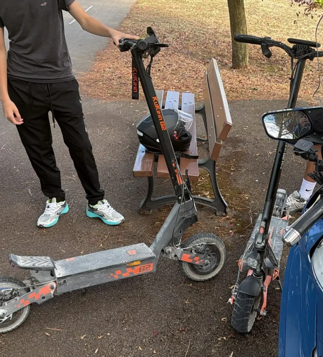 Ces trottinettes sont limitées à 25 sur voie publique. Elles atteignent parfois les 50km/h et plus.