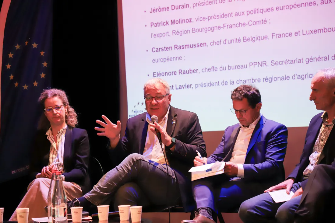 Éléonore Rauber, Patrick Molinoz, Jérôme Durain et Vincent Lavier, ce mercredi à Dijon. 
