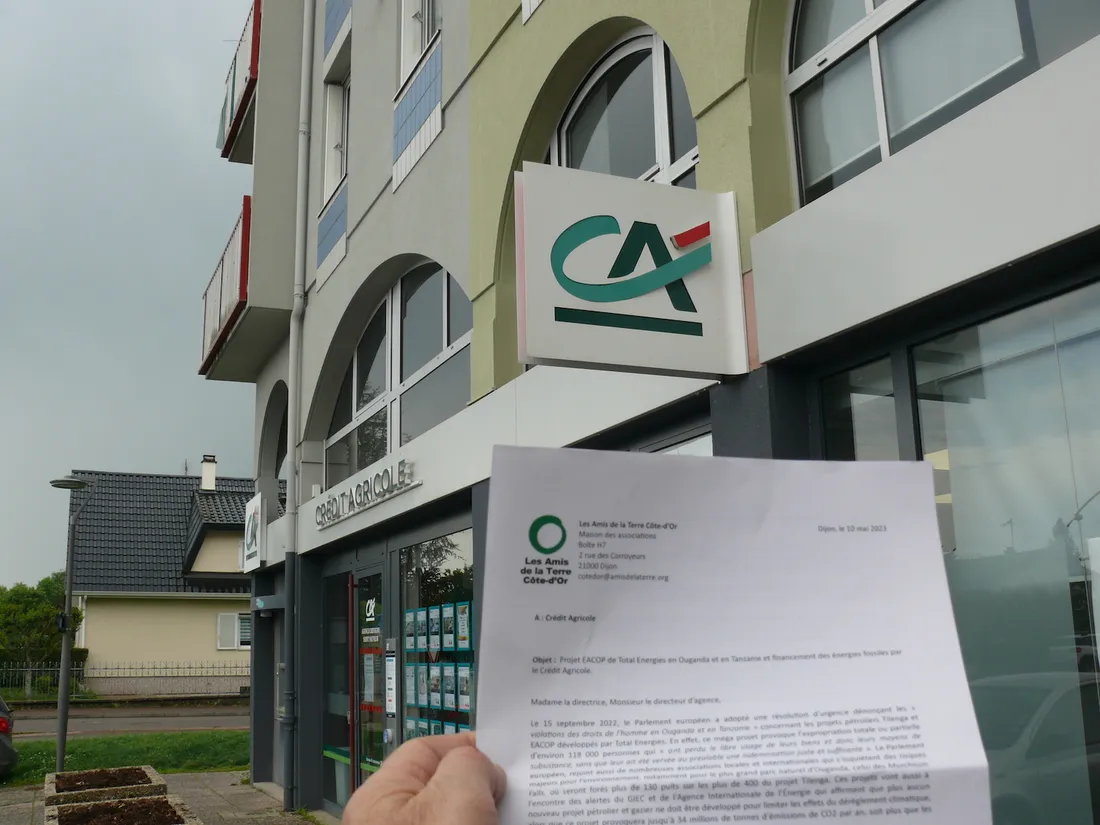 Les agences Crédit Agricole de Côte d’Or ont été interpellées par les Amis de la Terre Côte d'Or 