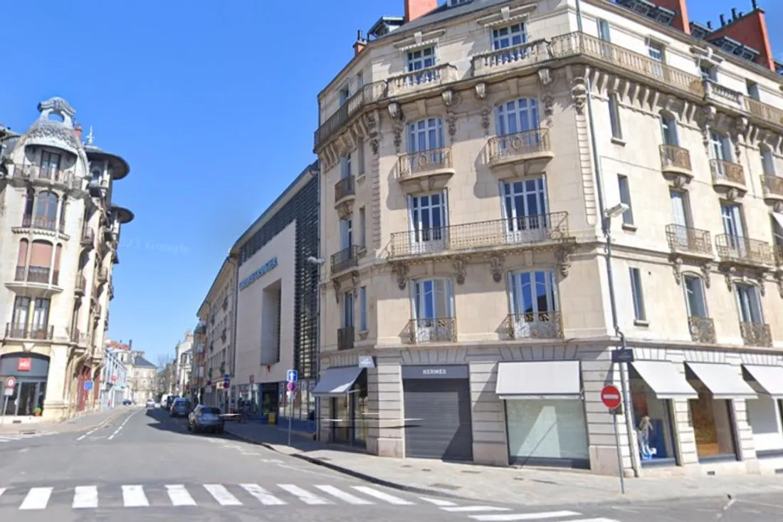  Les trois suspects sont âgés de 18, 24 et 25 ans.