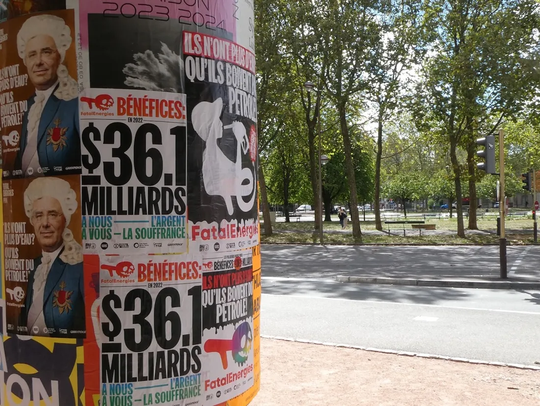 Des affiches hostiles à Total Energies ont été installées dans les rues de Dijon 