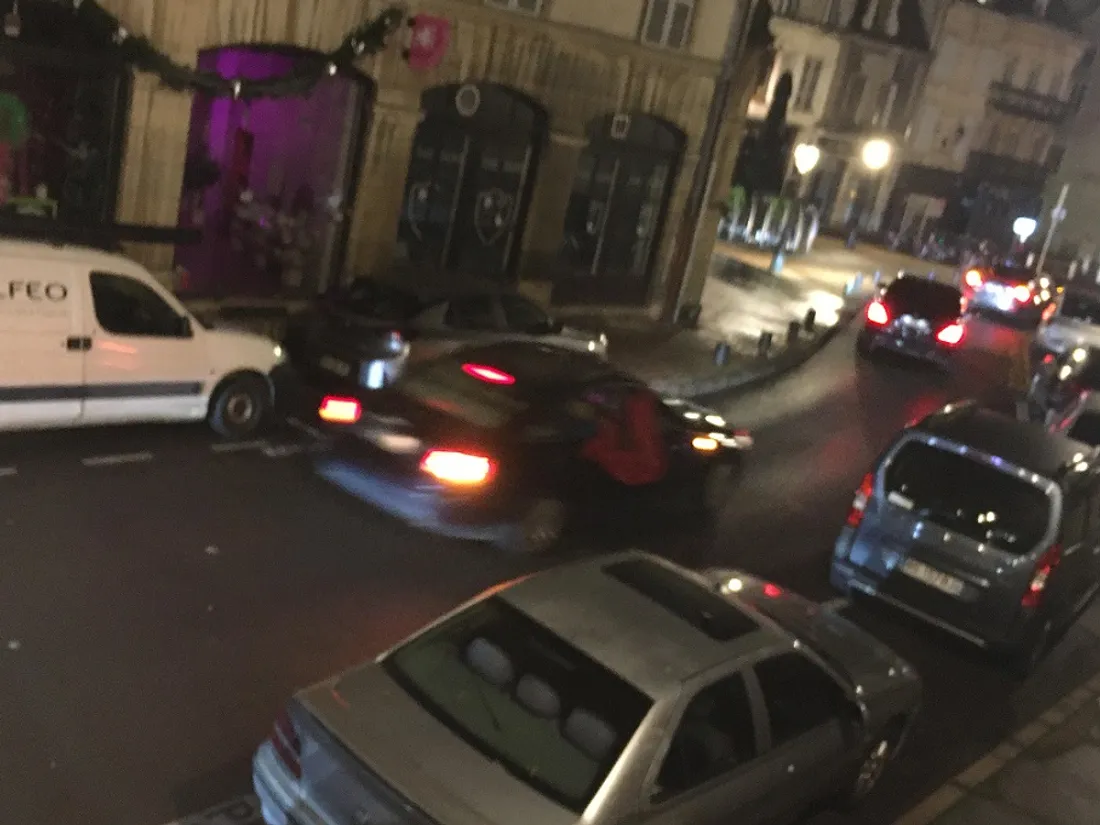 Des dizaines d’individus d’origine albanaise ont défilé ce lundi soir en voiture 