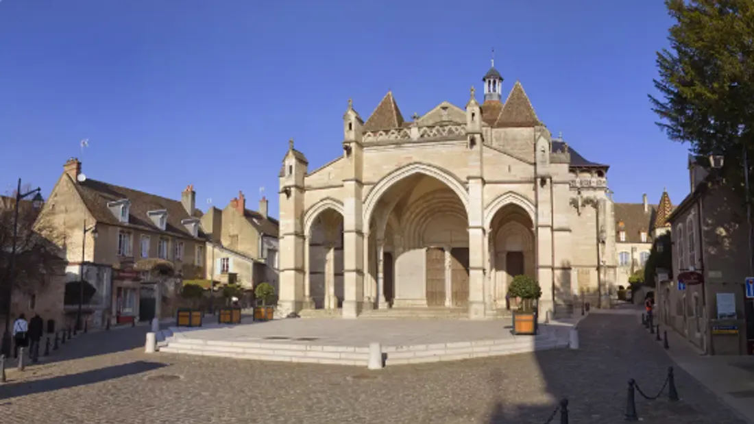 Tous les jeudis soir, jusqu'au 18 septembre, la basilique Notre-Dame ouvre ses portes au public.