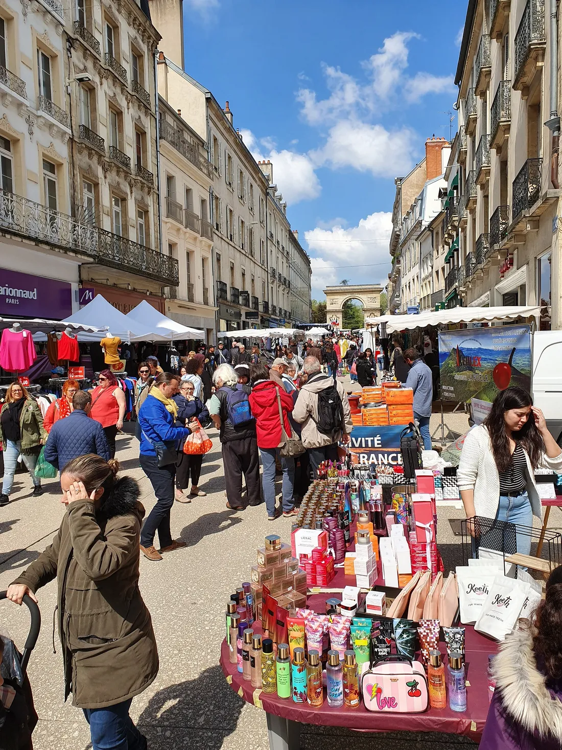 De nombreuses boutiques resteront ouvertes le 1er novembre et le 11 novembre à Dijon. 