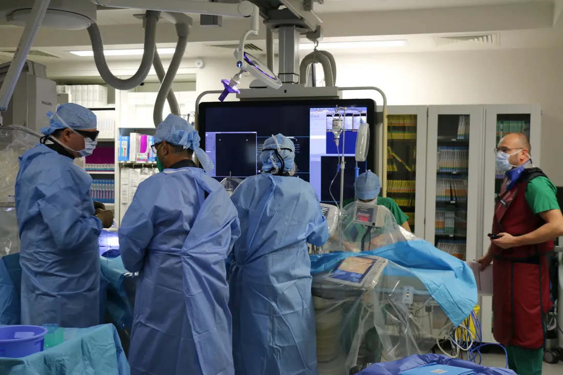 Le CHU Dijon Bourgogne réalise une première médicale avec la pose d'une valve tricuspide EVOQUE.