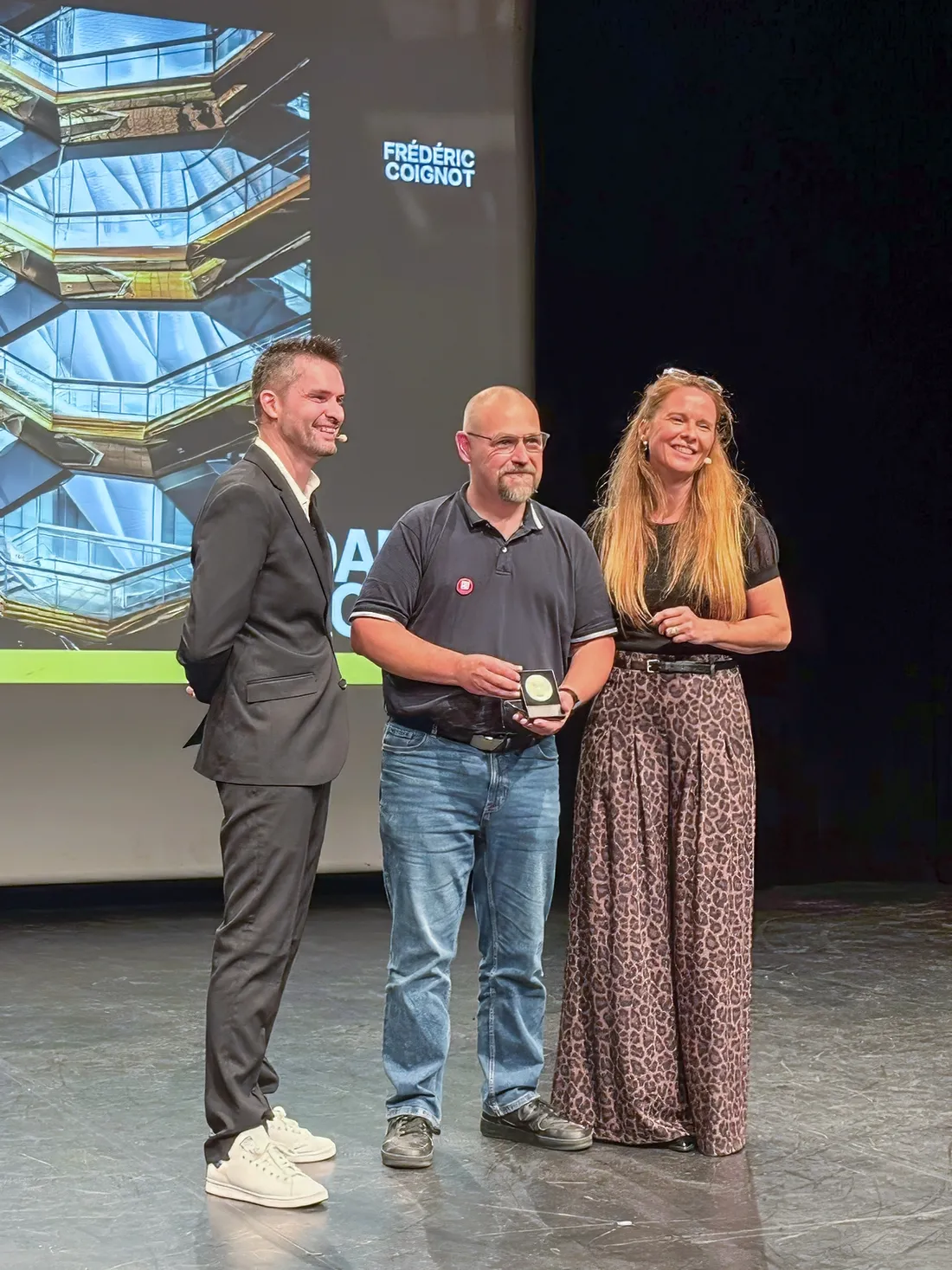 Le photographe dijonnais Frédéric Coignot vient de recevoir une médaille à Paris. 