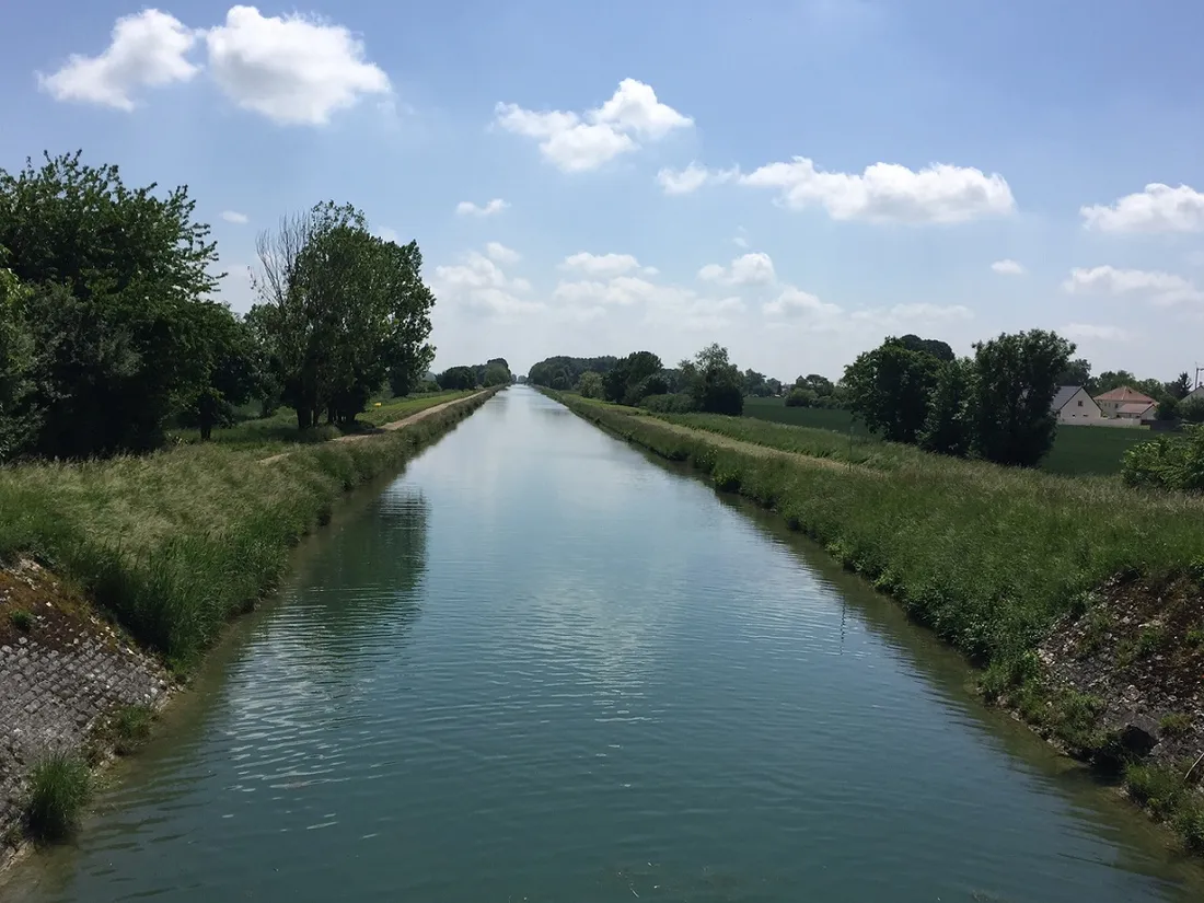 VNF alerte sur les dangers de la baignade sur le réseau navigable (ici le canal de Bourgogne)