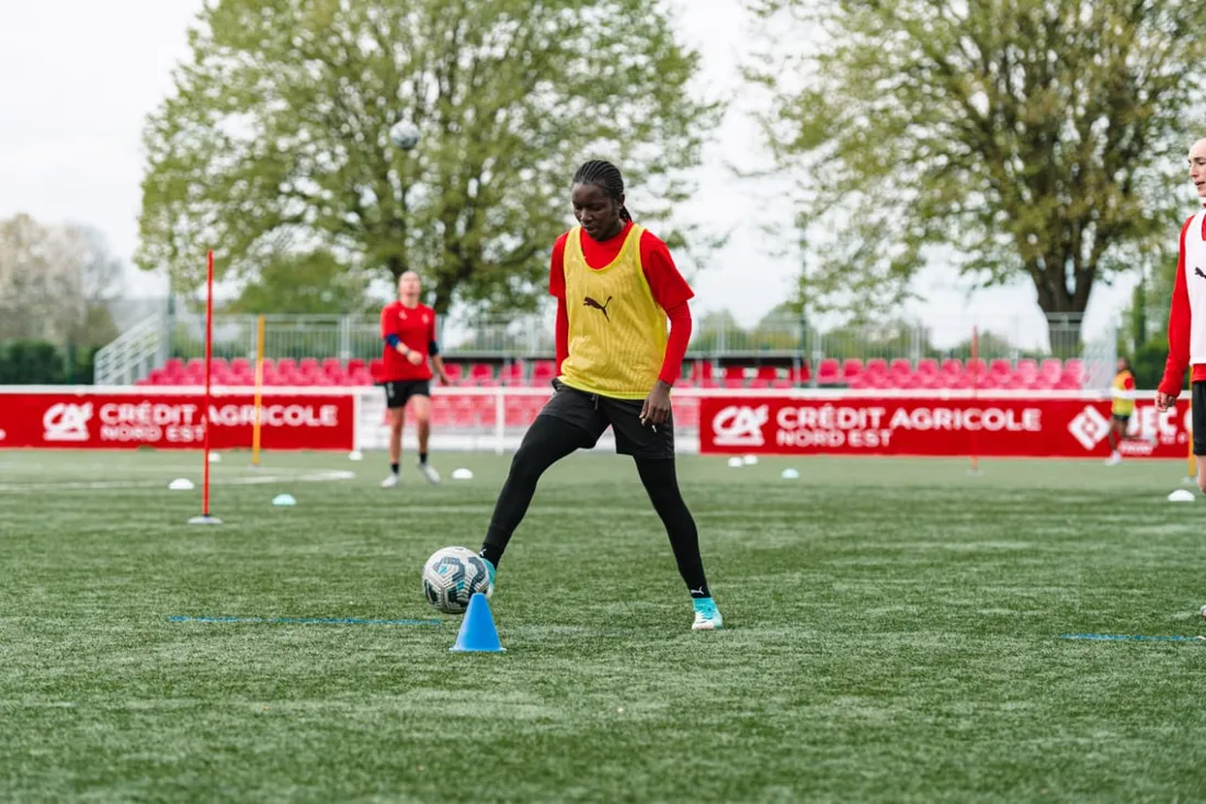 La latérale gauche Colette Ndzana est la nouvelle recrue du DFCO 