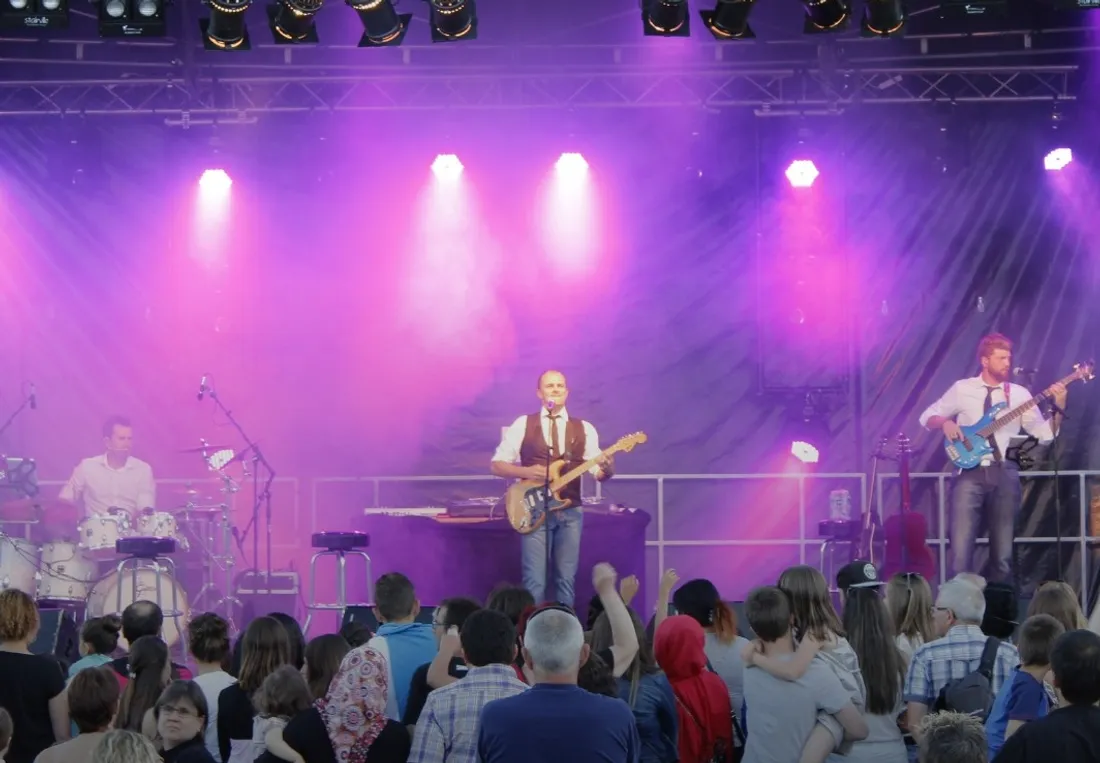 Plus de 2 500 personnes sont venues chanter Goldman au casino de Santenay 