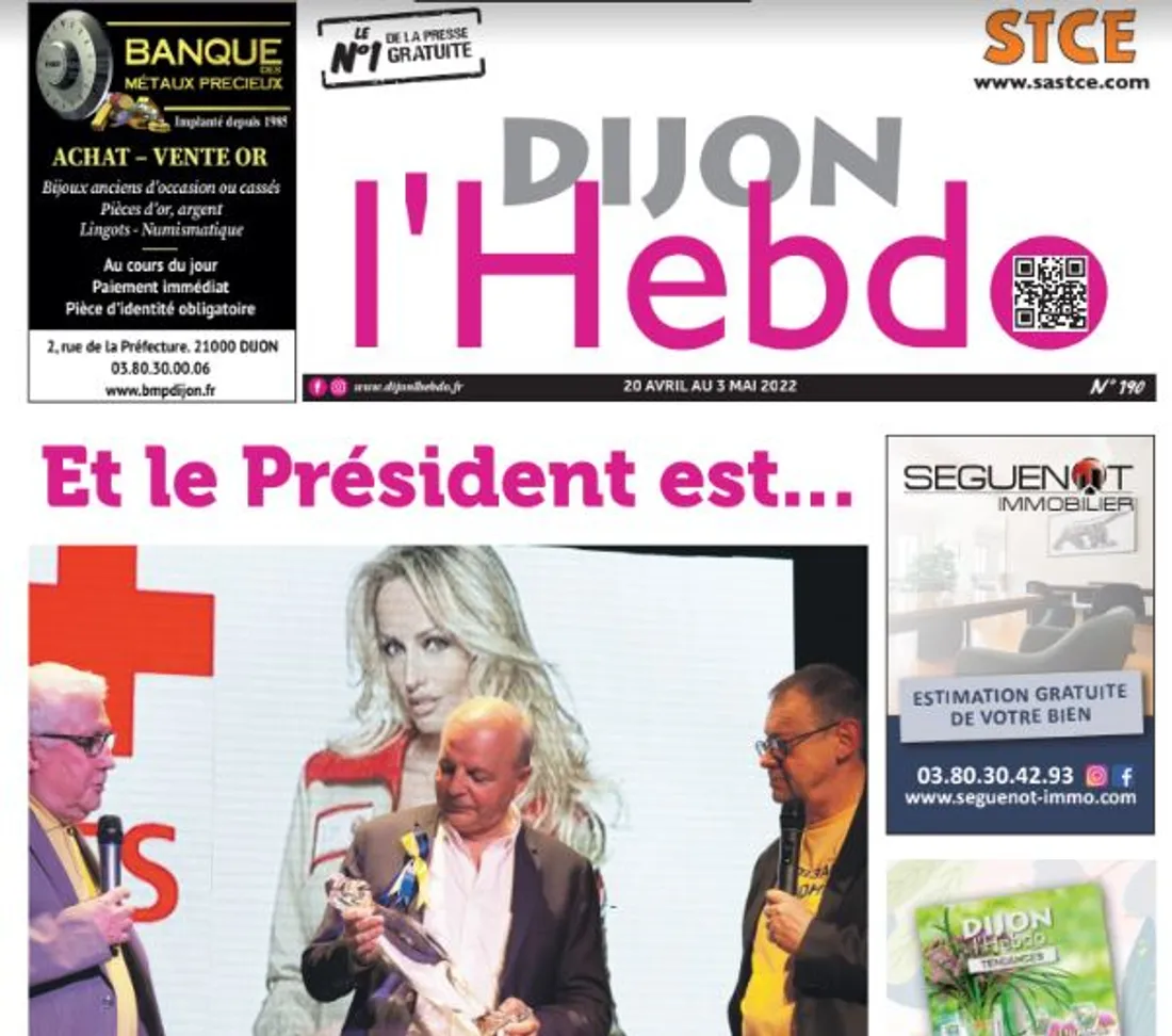 Le professeur Yves Cottin (au centre), cardiologue au CHU de Dijon, reçoit son trophée 