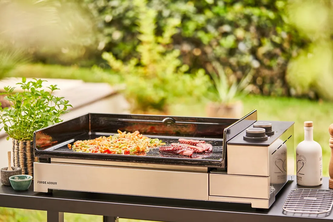 Le groupe SEB a acquis « Forge Adour », spécialisé dans la fabrication de plancha en fonte émaillée