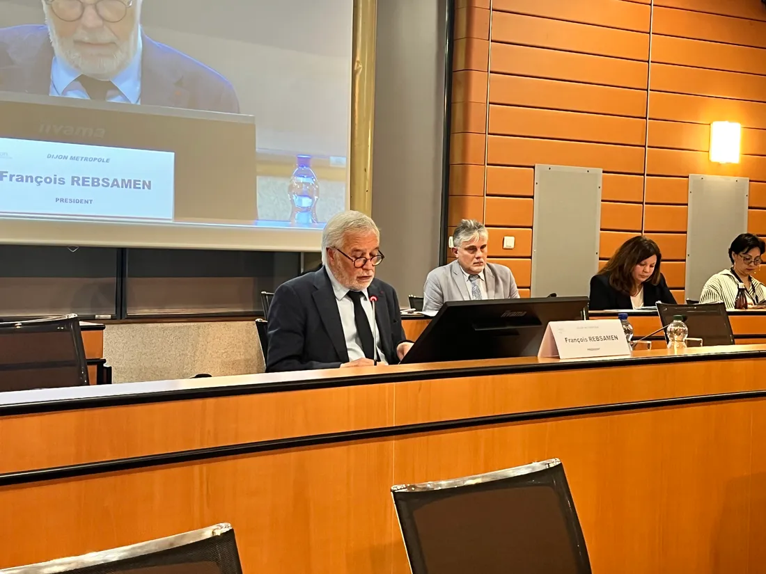 François Rebsamen a été de nouveau élu président de la Métropole de Dijon en ce 16 avril 2026.