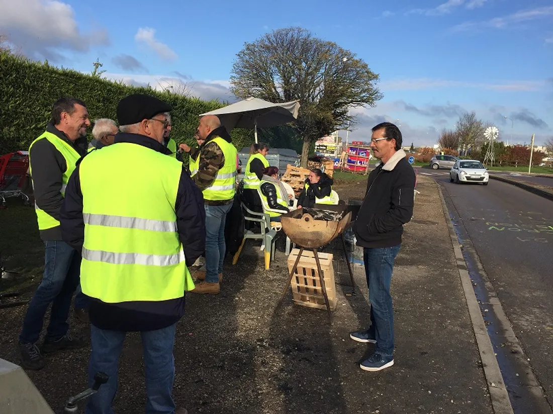 Un groupe de gilets jaunes rassemblé il y a 4 ans à Fontaine-les-Dijon