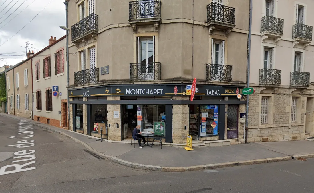 Le Montchapet est situé, comme son nom l'indique, au 42 rue de Montchapet, à Dijon.
