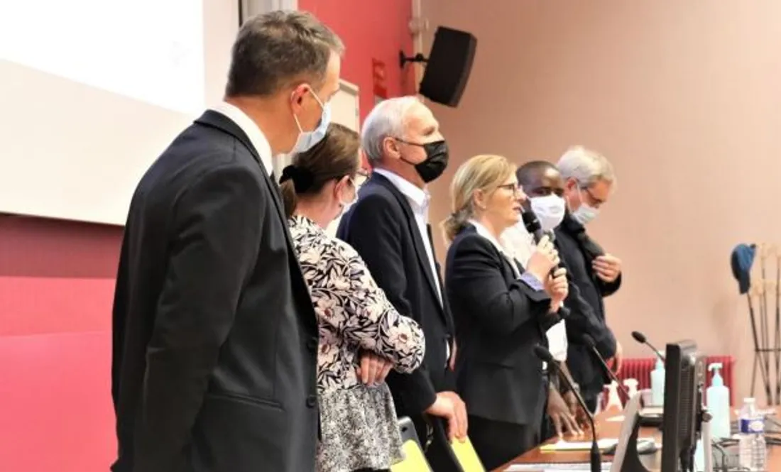 Les représentants du groupement de Côte-d’Or et Haute-Marne avec Nadiège BAILLE (au micro)